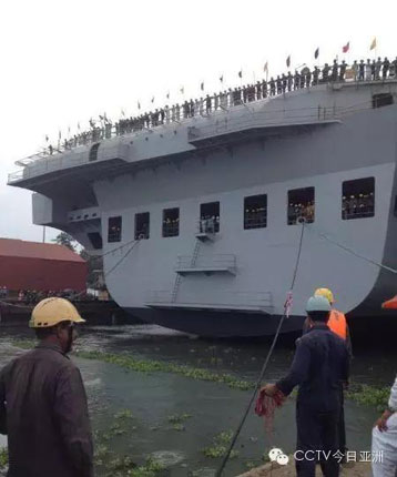 一個叫小小船的男孩