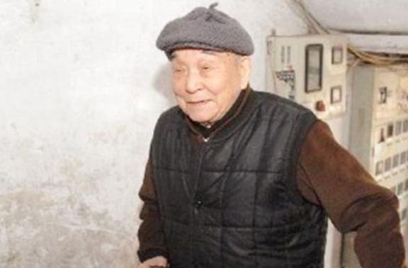 不平靜社區 视频截图